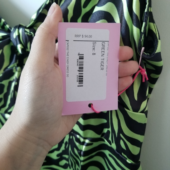 Capsule 98 - Zebra Green Dress - Size 8 - Picture 4 of 10